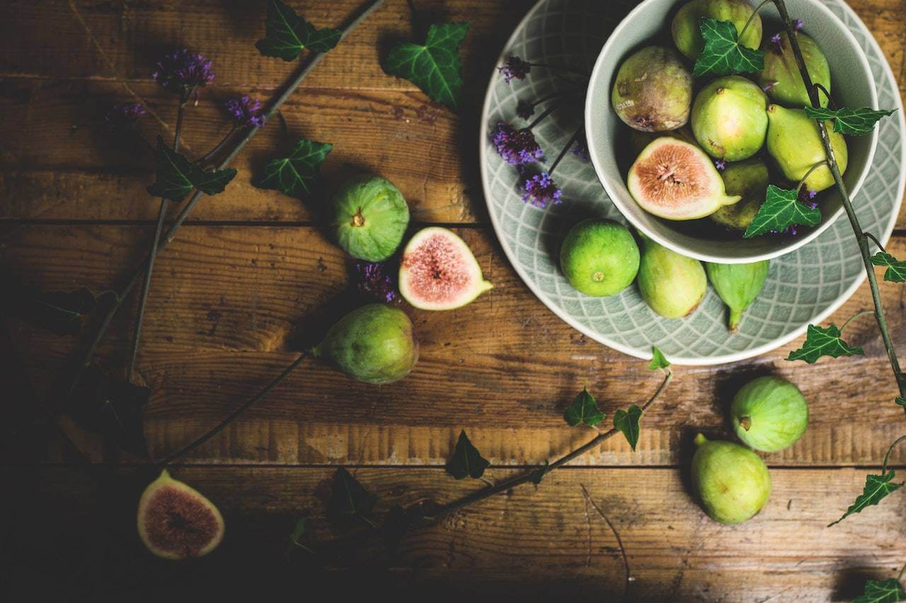 figs-table-wood