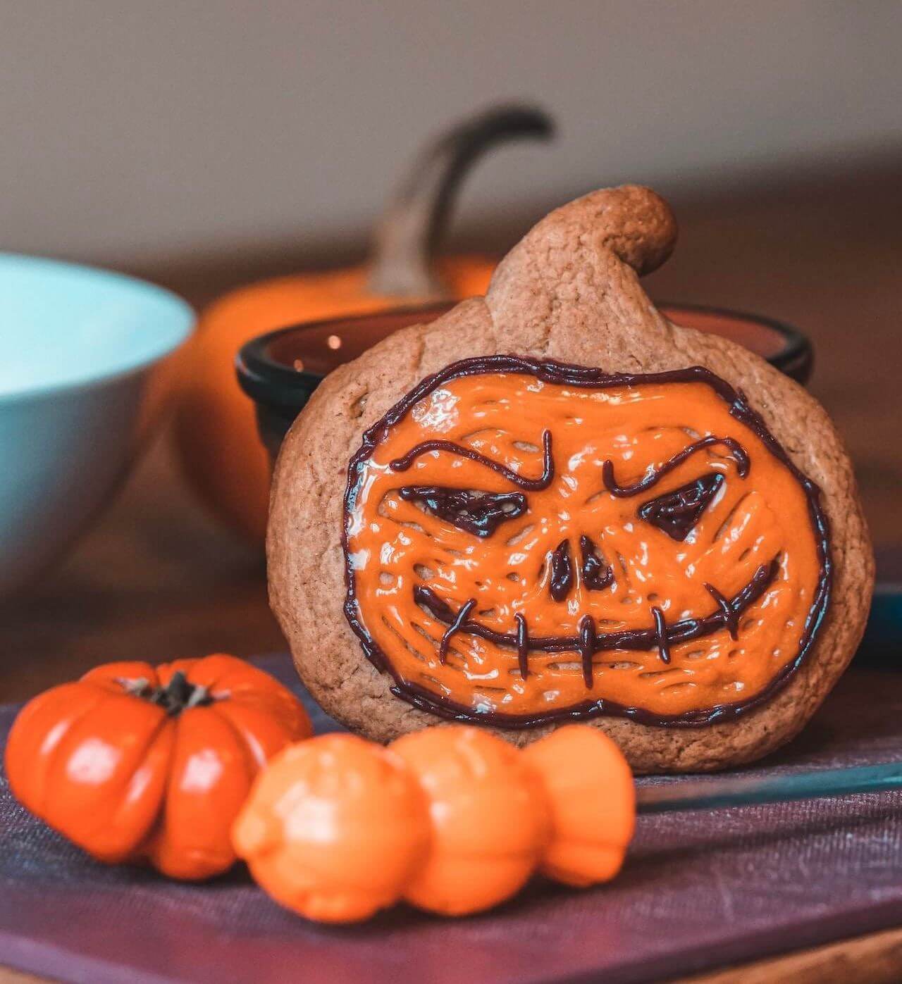 halloween-pumpkin-shaped-oatmeal-cookie