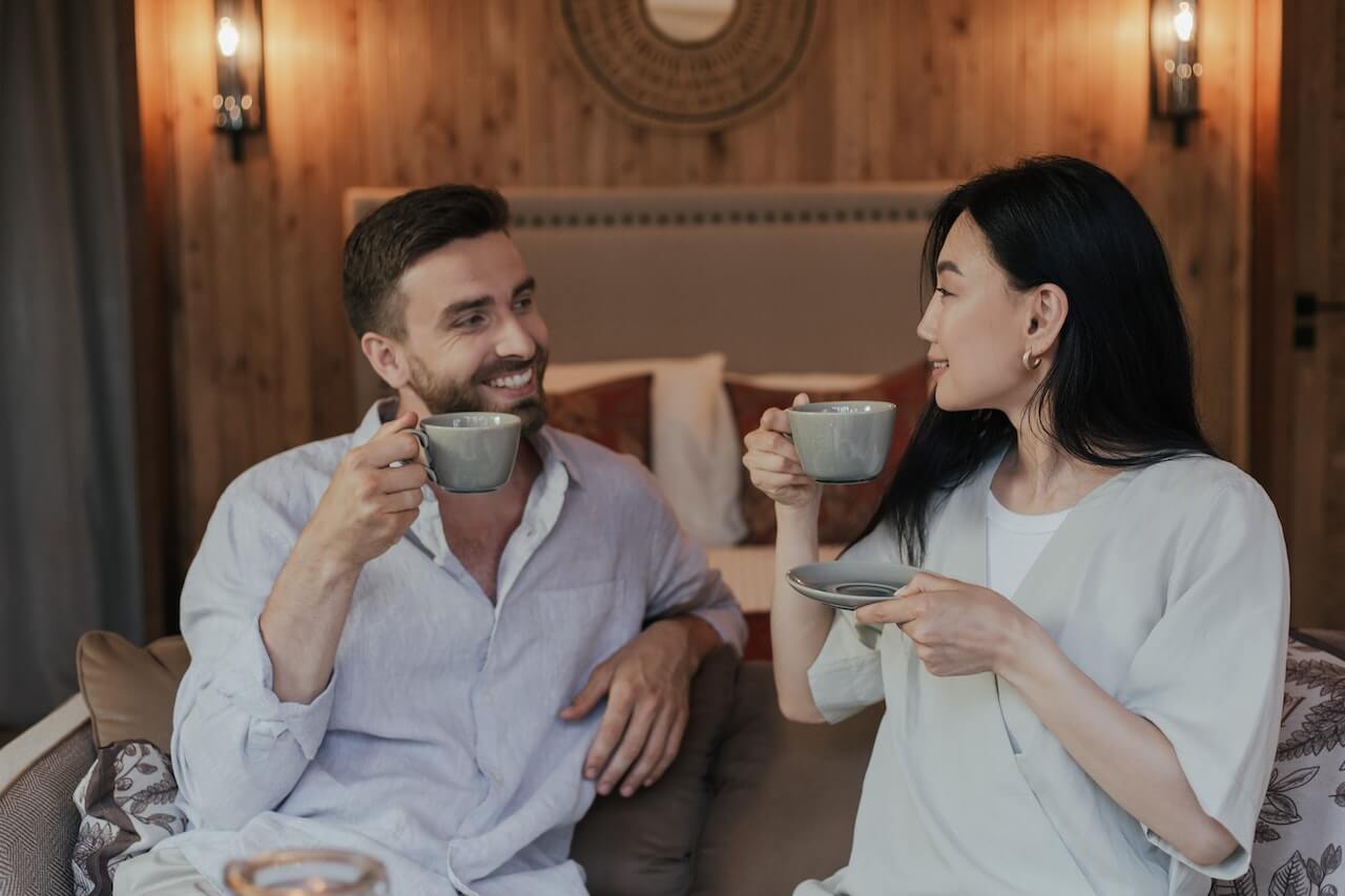 couple-drinking-tea-at-home