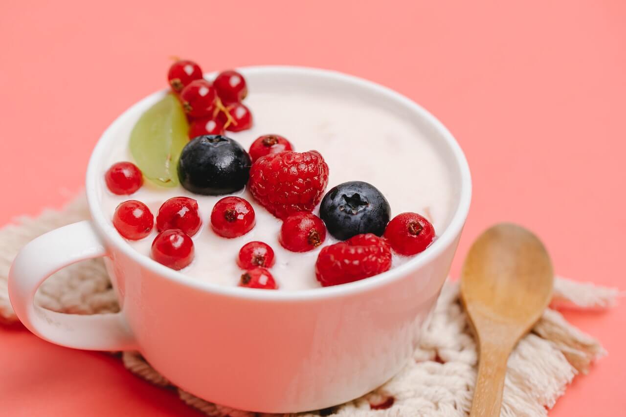 bowl-of-yogurt-and-fruits