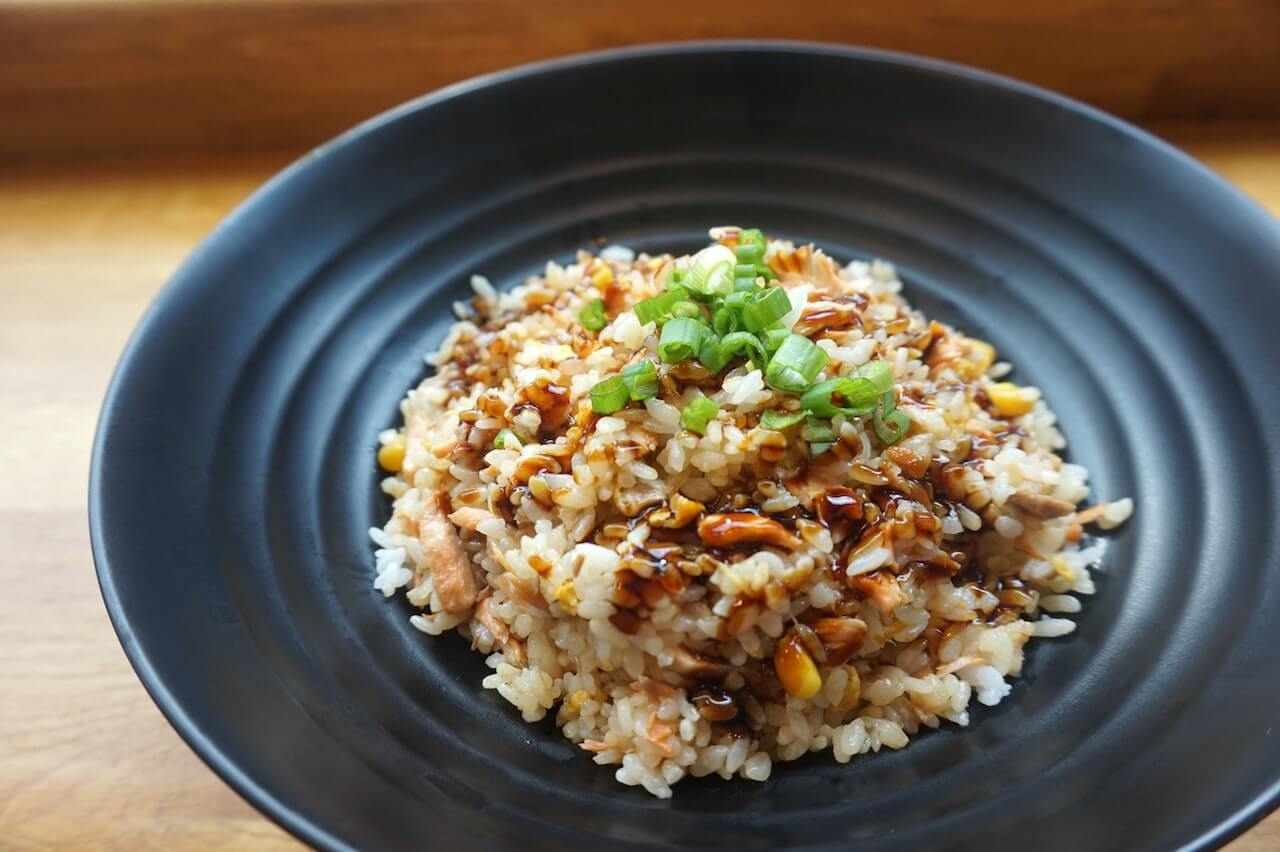 Cooked-brown-rice-on-bowl