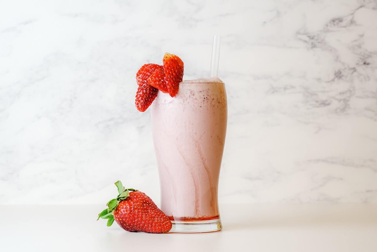 Glass-of-strawberry-protein-shake