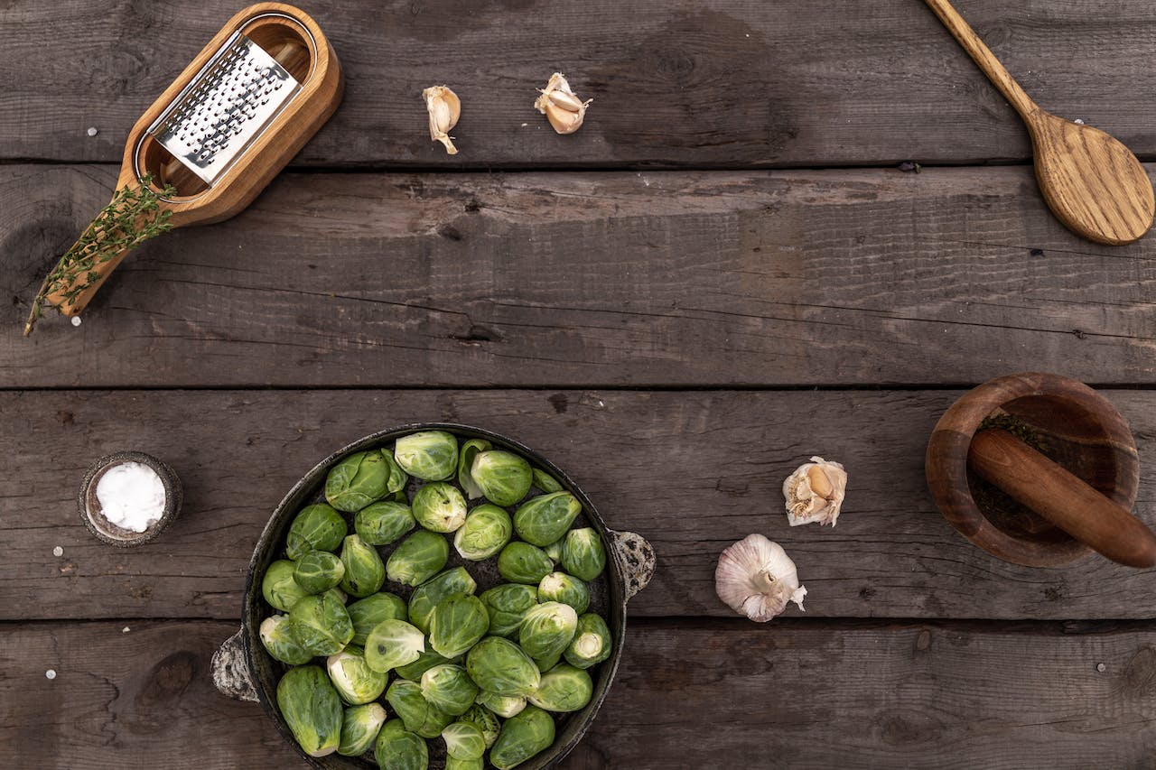 a-table-with-garlic-and-brussels-sprouts