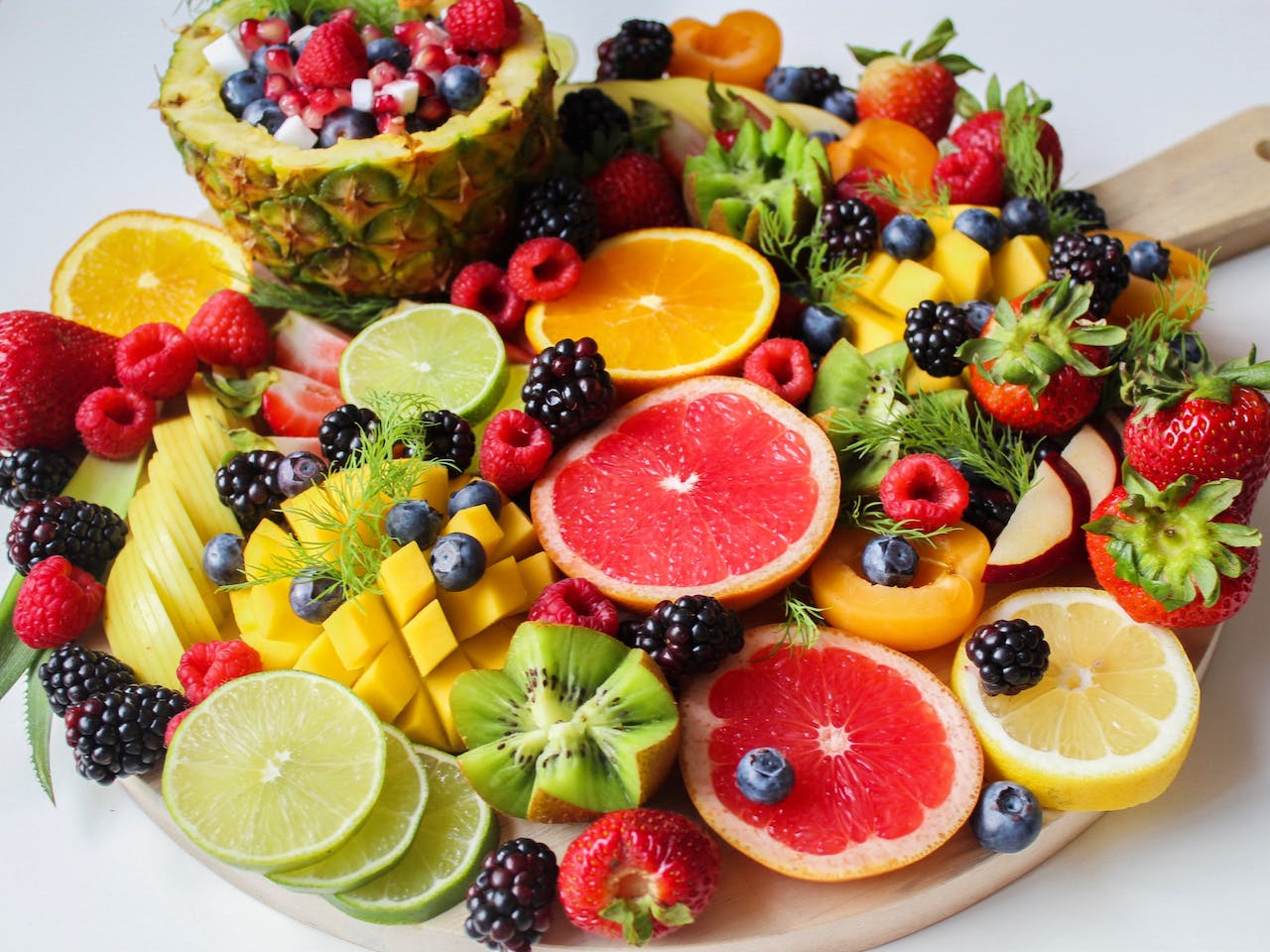 a-variety-of-fruits-with-low-gi.jpg